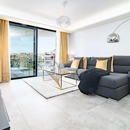 Inf45p- Modern 3 Bed Next To شقة