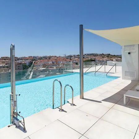 Inf45p- Modern 3 Bed Next To