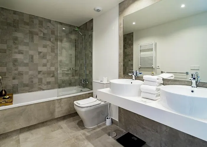 Inf4.5p- Modern 3 Bed Next To Appartamento *