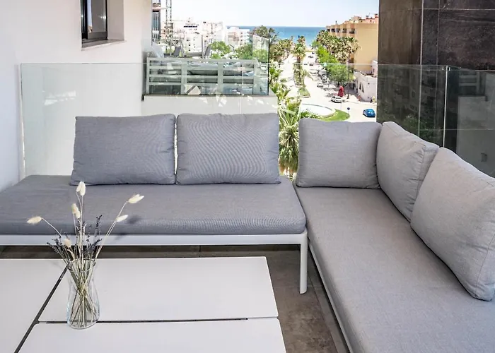 Inf4.5p- Modern 3 Bed Next To