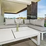 Apartment Inf4.5p- Modern 3 Bed Next To