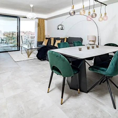 Inf45p- Modern 3 Bed Next To