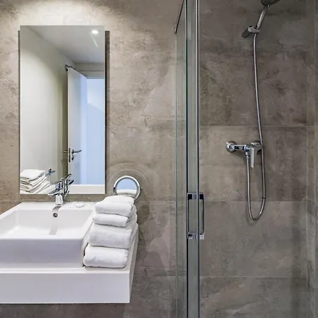 Apartment Inf45p- Modern 3 Bed Next To