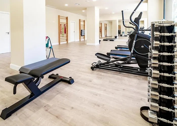 Inf4.5p- Modern 3 Bed Next To Apartment Estepona