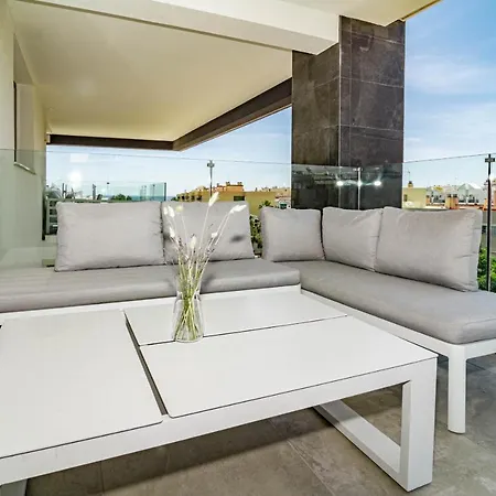 Inf45p- Modern 3 Bed Next To