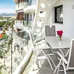 Inf4.5p- Modern 3 Bed Next To *